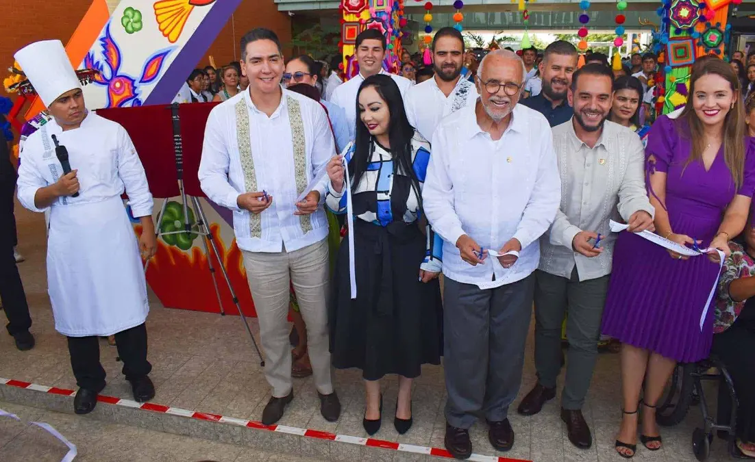 Especialistas y estudiantes participan en el Future Leaders in Tourism Summit realizado en Bahía de Banderas.