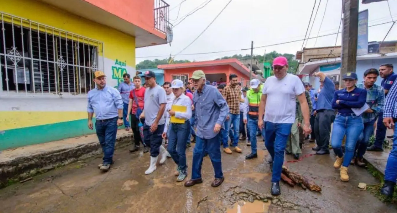 Autoridades realizan labores de atención en comunidades de Nayarit afectadas por las lluvias del huracán Simón.