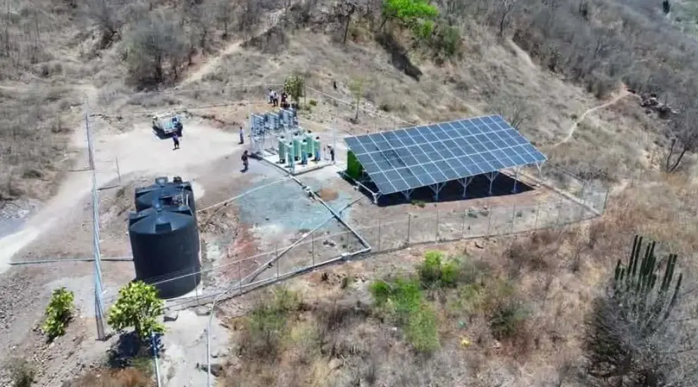 Entrega de planta potabilizadora y rehabilitación de espacios escolares en Potrero de la Palmita, Nayarit.
