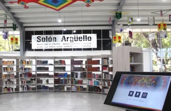 Actividades culturales y literarias en la Biblioteca Pública Central Estatal de Nayarit.